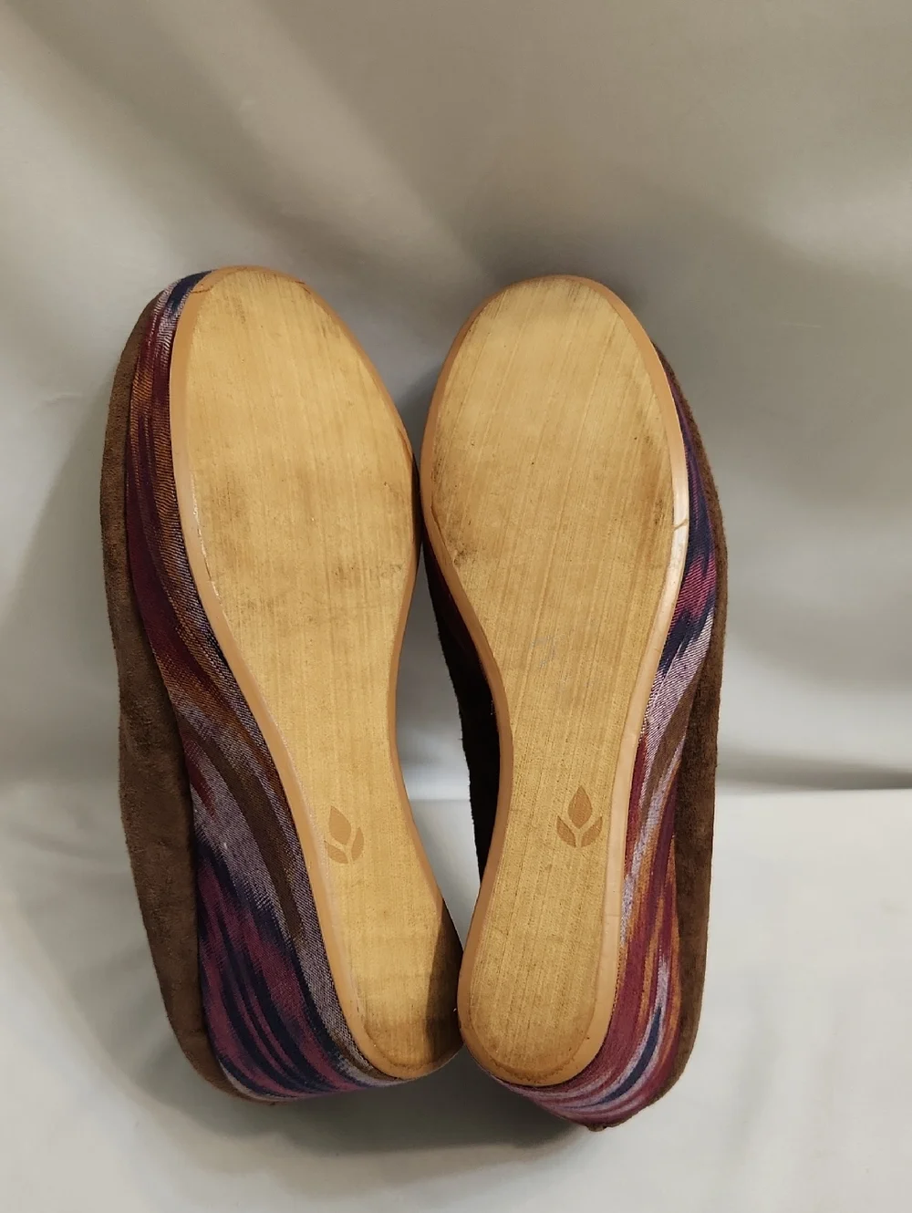 Reef High Tropic Brown Multicolored Aztec Print Suede Wedges (W Size 7)